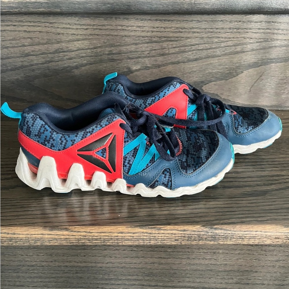 Reebok unisex kids runners sz 4 youth EUC worn twice